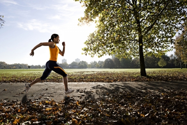 Photograph Nick Dolding Syreeta Running on One Eyeland