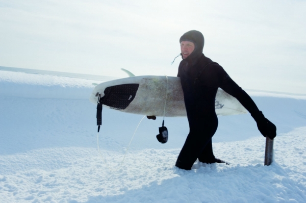 Photograph Laura Barisonzi Winter Surfing 9 on One Eyeland