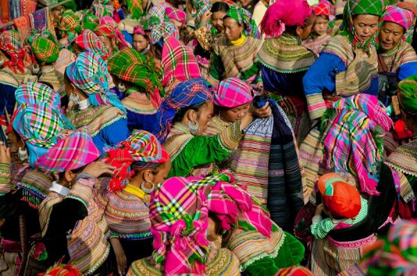 Photograph John Lund Vietnamese Shopping on One Eyeland