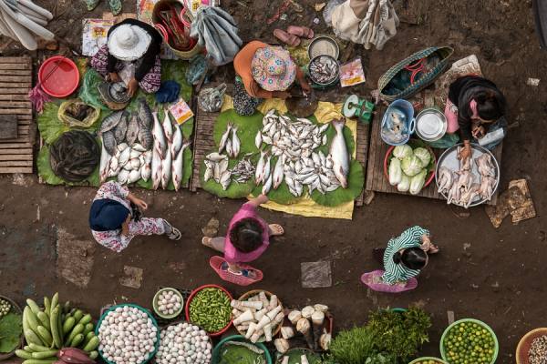 Photograph Tashi Delek Nakata Kampong Chhnang on One Eyeland