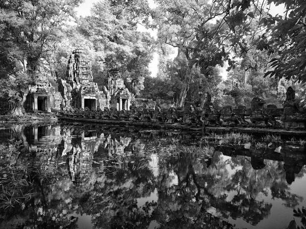 Photograph Suchet Suwanmongkol Angkor20 on One Eyeland
