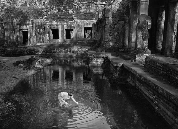 Photograph Suchet Suwanmongkol Angkor21 on One Eyeland