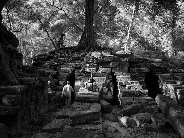 Photograph Suchet Suwanmongkol Angkor31 on One Eyeland