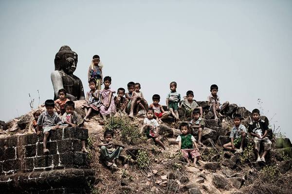 Photograph Suchet Suwanmongkol Burma on One Eyeland