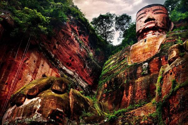Photograph Suchet Suwanmongkol China 4 on One Eyeland