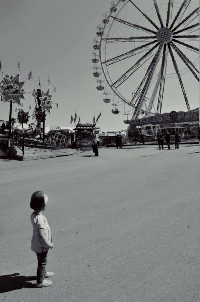 Photograph Nina Sladojevic Hard Times For Dreamers on One Eyeland