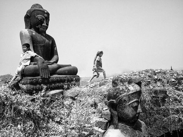 Photograph Suchet Suwanmongkol Mrauk U 5 on One Eyeland