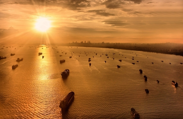 Photograph Joseph Meng Huat Goh Rays Of Gold on One Eyeland
