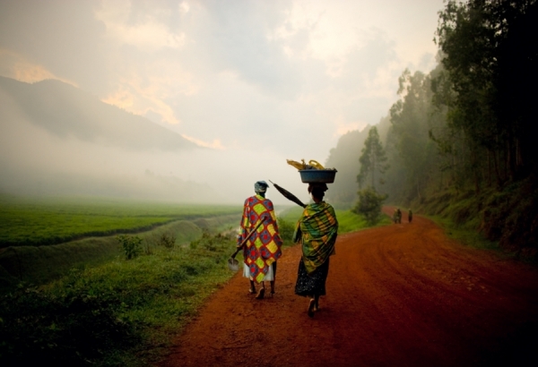 Photograph Charles Harris Rwanda Road on One Eyeland