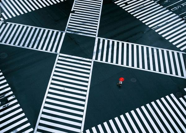 Photograph Patrick Curtet Shibuya Crossing Tokyo Japan 2 on One Eyeland