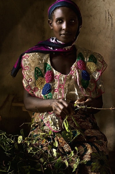 Photograph Kim Cook Tanzanian Queen on One Eyeland