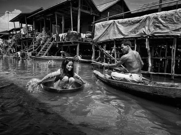Photograph Suchet Suwanmongkol Tonle Sap7 on One Eyeland