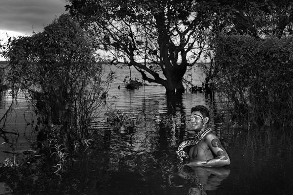Photograph Suchet Suwanmongkol Tonle Sap on One Eyeland