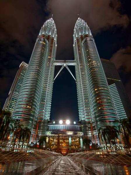 Photograph Antonio Zarli Under The Twin Towers on One Eyeland