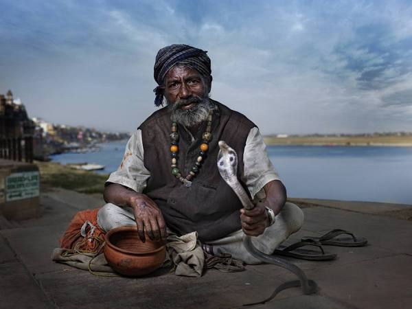 Photograph Suchet Suwanmongkol Varanasi on One Eyeland