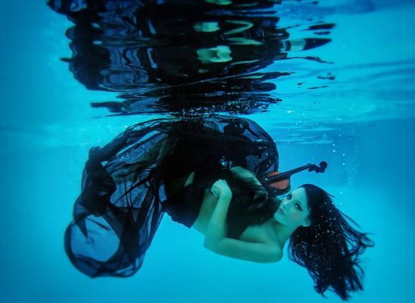 Photograph Christine Moody Dark Beauty on One Eyeland