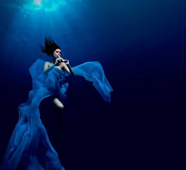 Photograph Patrick Curtet Girl Underwater Blue 2 on One Eyeland