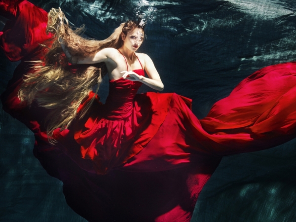 Photograph Henrik Sorensen Photography Underwater Ballet on One Eyeland