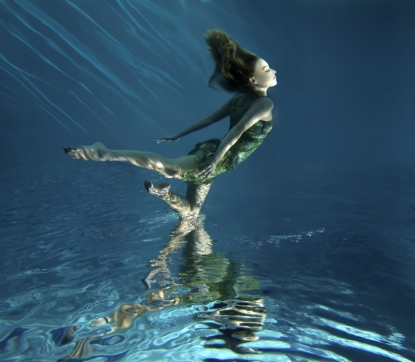 Photograph Mark Mawson Underwater Dance on One Eyeland