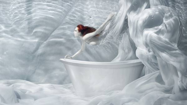Photograph Rafal Makiela Underwater For  Marmorin Pio on One Eyeland