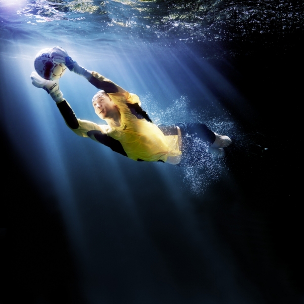 Photograph Henrik Sorensen Photography Underwater Sport on One Eyeland