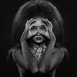 Spectacle 4 Eyes-Erich Caparas-bronze-black_and_white-1165
