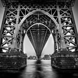 Williamsburg Bridge-Oleg Zinkovetsky-finalist-black_and_white-1309