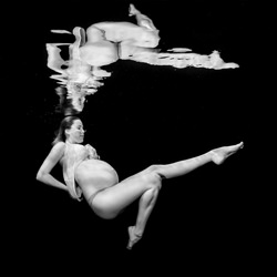 amniotic fluid-Robert Roka-finalist-black_and_white-1383