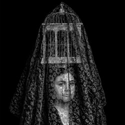 Queen-Fattah Zinouri-bronze-black_and_white-1150