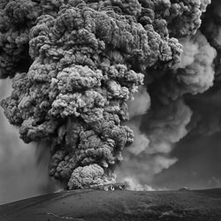 Eyjafjallajökull-Hans Strand-bronze-black_and_white-2554