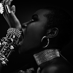 Melanin Venus-Ricardo Cisneros-finalist-black_and_white-2658