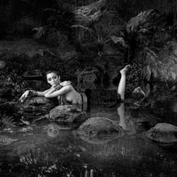 Lady on the Lake-Ricardo Cisneros-bronze-black_and_white-2510