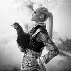 Gypsy-Ricardo Cisneros-bronze-black_and_white-2511