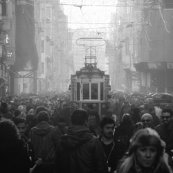 Taxim Street-Akira Takaue-finalist-black_and_white-2765