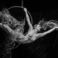 Water-Aerialists Frozen in Time 23-Pete Saloutos-bronze-black_and_white-2469