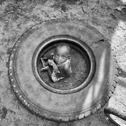 where is mom-Atalia Katz-finalist-black_and_white-4465
