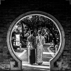 Dont Look Back-Kenneth Lam-finalist-black_and_white-4462
