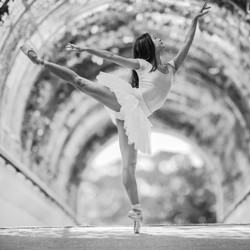Dancing in the Rain-Peter Le-finalist-black_and_white-4502