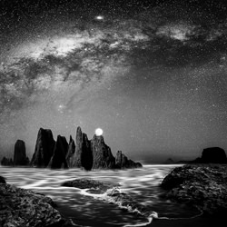 El océano nocturno-Diana Ivanova-plata-negro_y_blanco-9362