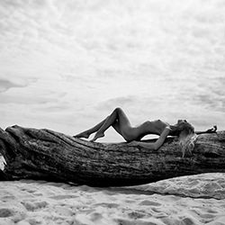 Fallen-Agnieszka Czyzkowska-finalist-black_and_white-15822