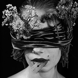 Unrest-Przemyslaw Gawlowski-bronze-black_and_white-15520