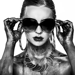 To Dior or Not Dior-Andrew Hiorth-finalist-black_and_white-15793