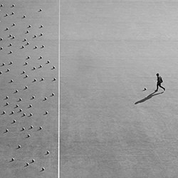 Confrontation-Ali Zolghadri-gold-black_and_white-18447