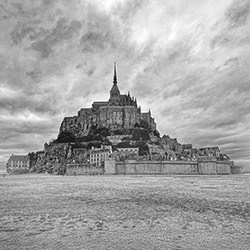 The Weight of Silence-Ilona Kvetna-finalist-black_and_white-18388