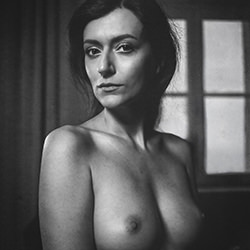 She-Maciej Doryk-finalist-black_and_white-18432
