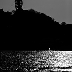 Enoshima in Japan-Setsuna Kurouzu-finalist-black_and_white-18369