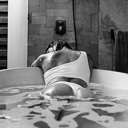Bathtime moments-Martin Miller-finalist-black_and_white-18433