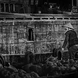 Vietnam River Traders-Brent Borgundvaag-bronze-black_and_white-18330