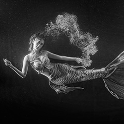 Mermaid Minuet-Kenneth Luk-bronze-black_and_white-18210