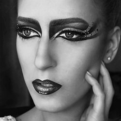 Black Swan-Alexandra-ioana Theuermeister-finalist-black_and_white-18440